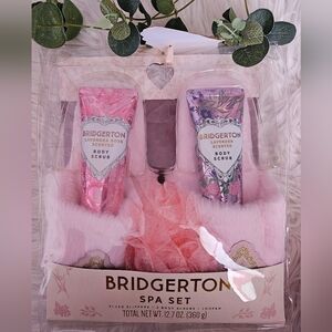 Bridgerton SPA Set